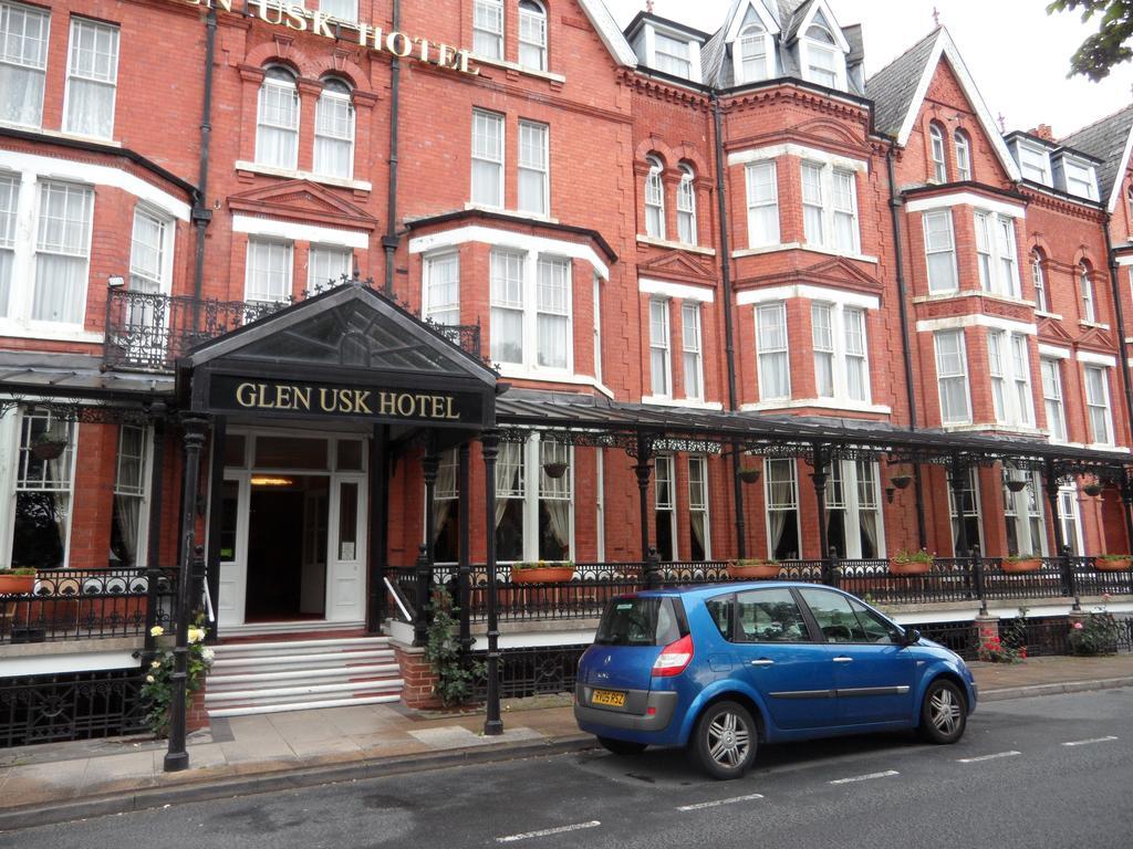 Glen Usk Hotel Llandrindod Wells Exterior photo