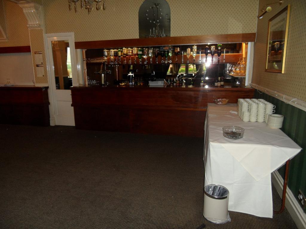 Glen Usk Hotel Llandrindod Wells Exterior photo
