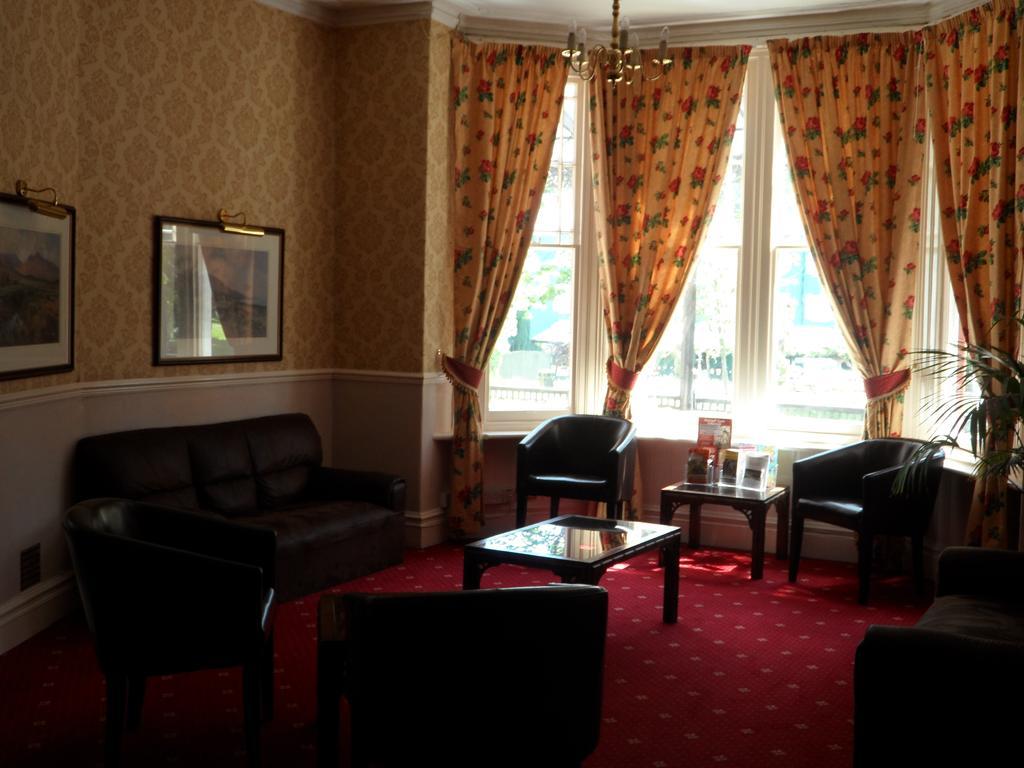 Glen Usk Hotel Llandrindod Wells Exterior photo