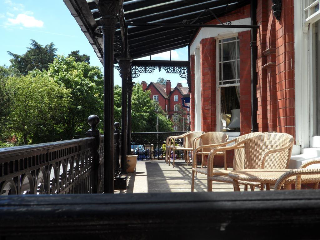 Glen Usk Hotel Llandrindod Wells Exterior photo