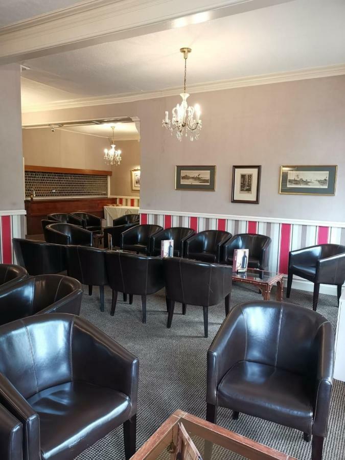 Glen Usk Hotel Llandrindod Wells Exterior photo